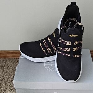 New ⚠️ Adidas Black with Gold Pattern Sneakers